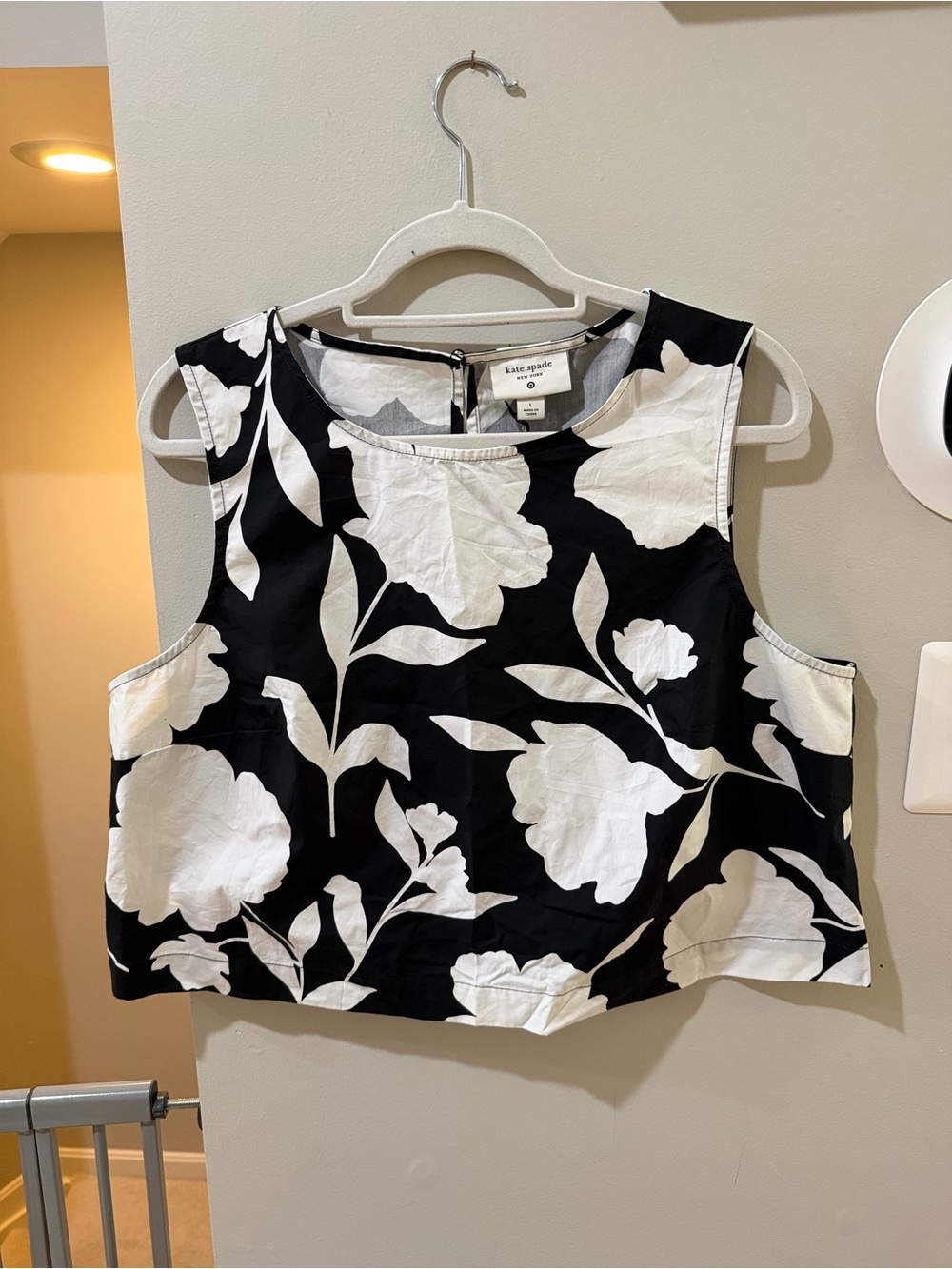 kate spade Black and White Floral Crop Shell